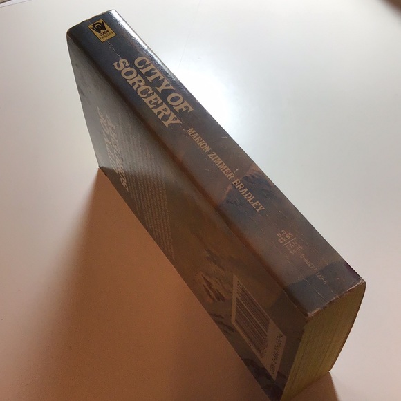 City of Sorcery Marion Zimmer Bradley 1984 Darkover Novel vintage paperback - Picture 2 of 9